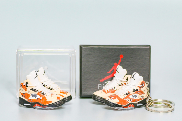 Mini Sneaker Supreme x Air Jordan 5  Camo 3D keychain