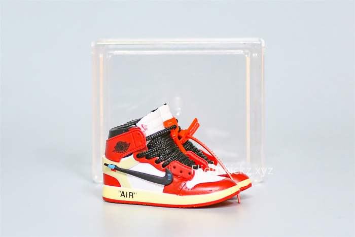 Mini SneakerOff White X Air Jordan 1 Chicago 3D keychain