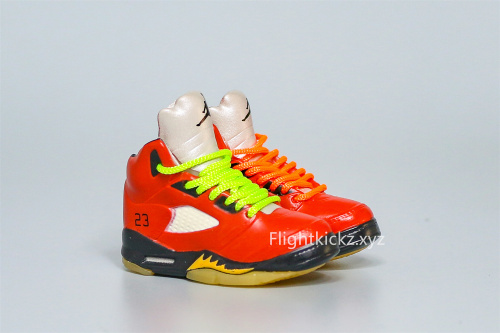 Mini Sneaker Air Jordan 5 Bull Yellowing Sole Green Lace 3D keychain
