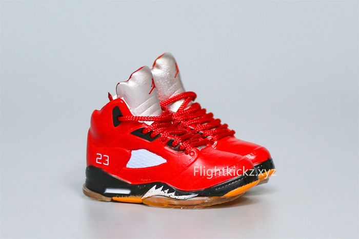 Mini Sneaker Air Jordan 5 Bull Yellowing Sole 3D keychain