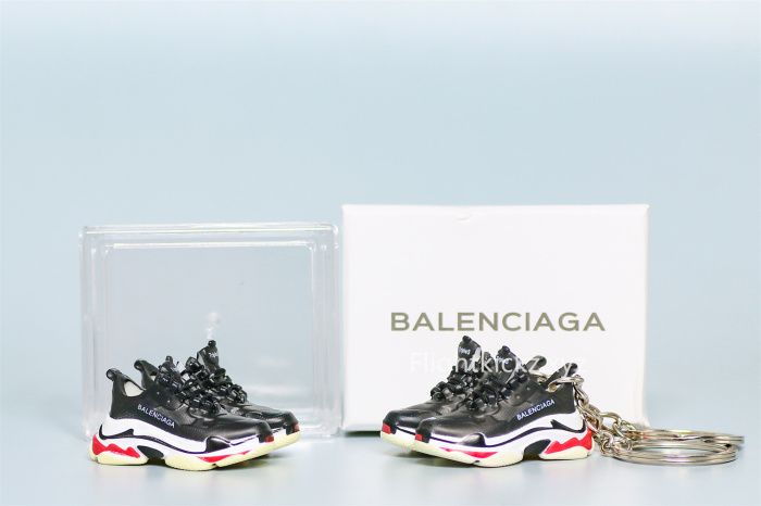 Mini Sneaker Balanciaga Triple S Bred 3D keychain