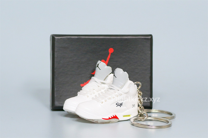 Mini Sneaker Supreme x Air Jordan 5 White 3D keychain