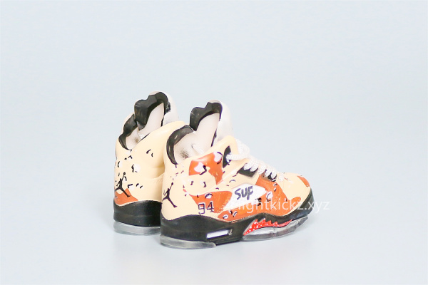 Mini Sneaker Supreme x Air Jordan 5  Camo 3D keychain
