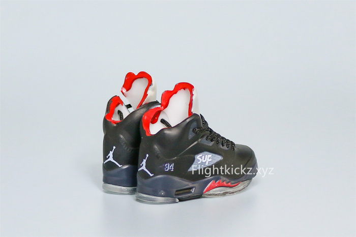 Mini Sneaker Supreme x Air Jordan 5 Bred 3D keychain