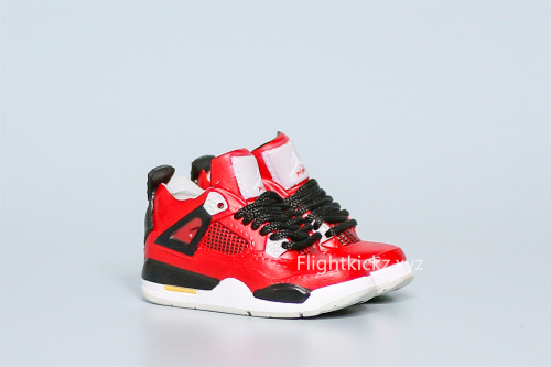 Mini SneakerJordan 4 Retro Toro Bravo 3D keychain