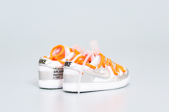 Mini Sneaker Off-White x Nike Dunk Low Lot 3D keychain
