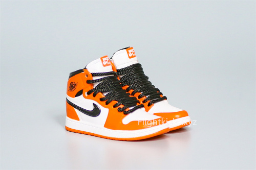 Mini Sneaker Air Jordan 1 Retro Reverse Shattered Backboard 3D keychain