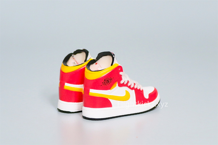 Mini Sneaker Air Jordan 1 Retro High OG Light Fusion Red 3D keychain