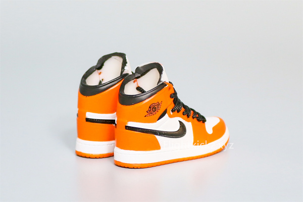 Mini Sneaker Air Jordan 1 Retro Reverse Shattered Backboard 3D keychain