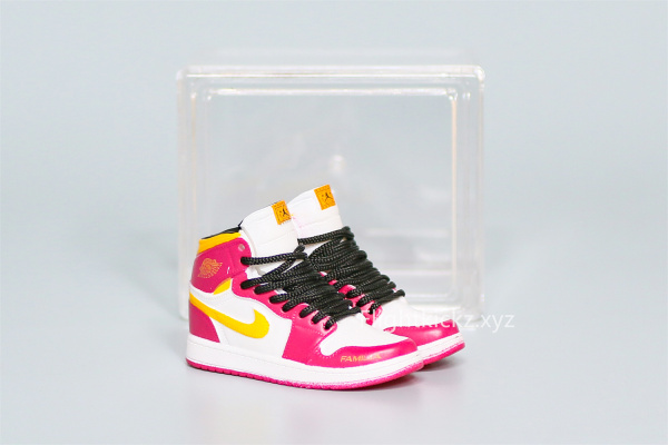 Mini Sneaker Air Jordan 1 Retro High OG Light Fusion Red jumpman logo 3D keychain