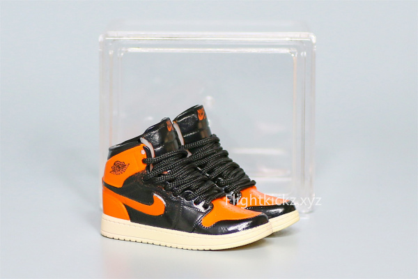 Mini Sneaker Air Jordan 1 Retro High Og Shattered Backboard 3.0 3D keychain