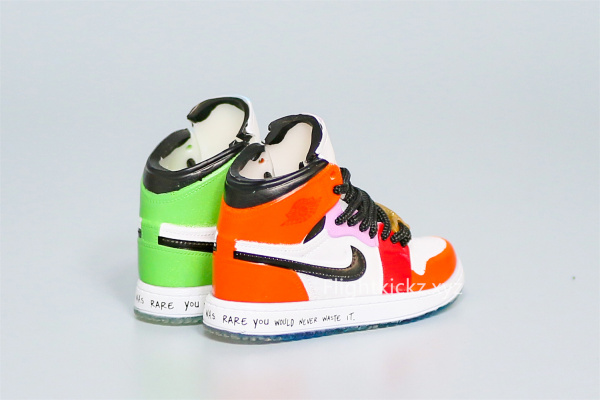 Mini Sneaker Air Jordan 1 Mid Fearless 'Melody Ehsani'  3D keychain