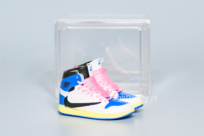 Mini Sneaker Fragment x Air Jordan 1 High Pink Laces 3D keychain