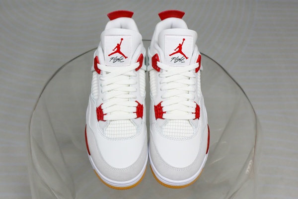 Nike SB x Air Jordan 4  Varsity Red  is a Family & Friends （A1）