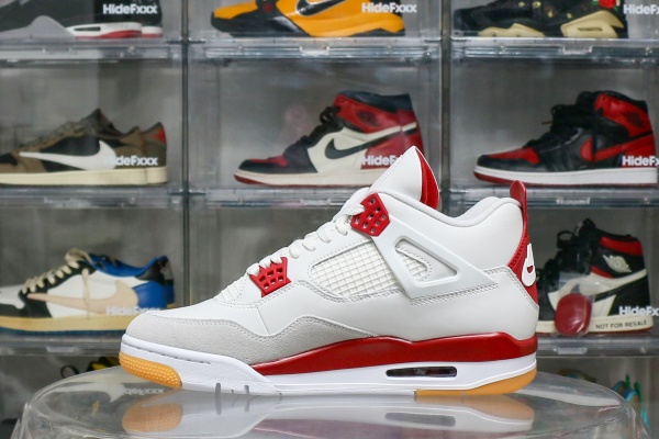 Nike SB x Air Jordan 4  Varsity Red  is a Family & Friends （A1）