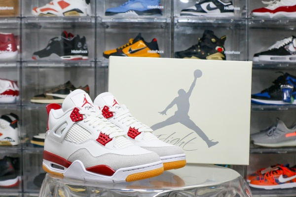 Nike SB x Air Jordan 4  Varsity Red  is a Family & Friends （A1）