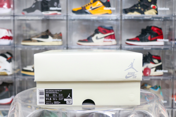 Nike SB x Air Jordan 4  Varsity Red  is a Family & Friends （A1）