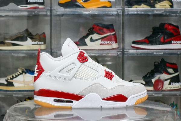 Nike SB x Air Jordan 4  Varsity Red  is a Family & Friends （A1）