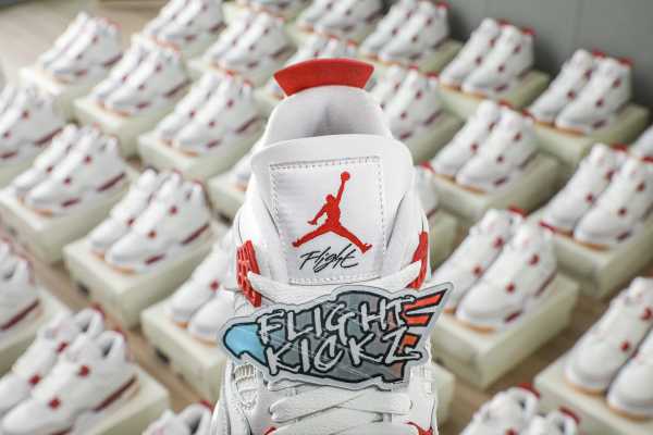 Nike SB x Air Jordan 4  Varsity Red  is a Family & Friends （A1）