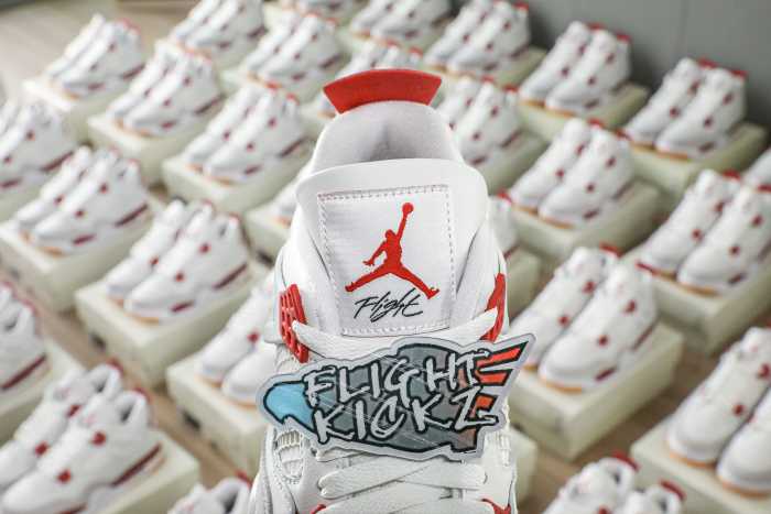Nike SB x Air Jordan 4  Varsity Red  is a Family & Friends (LN5 A1 Batch)