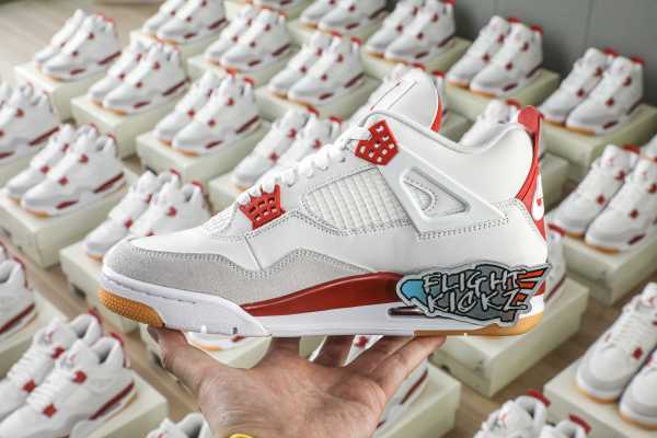 Nike SB x Air Jordan 4  Varsity Red  is a Family & Friends （A1）