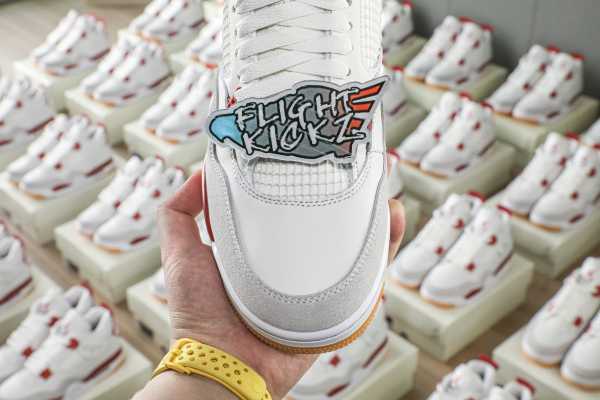 Nike SB x Air Jordan 4  Varsity Red  is a Family & Friends （A1）