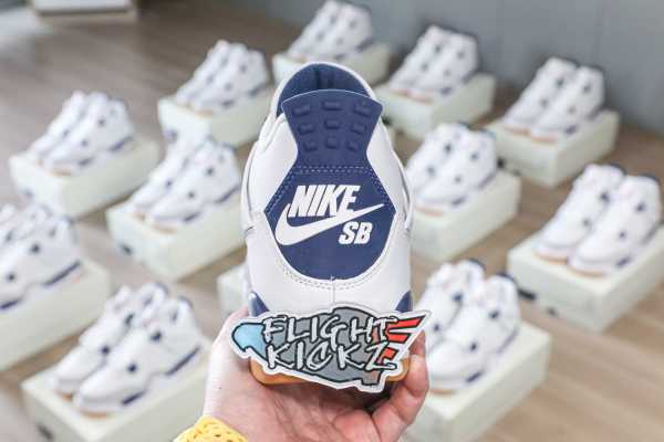 Nike SB x Air Jordan 4 “Navy Blue” 2025（A1）