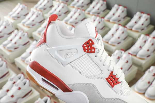 Nike SB x Air Jordan 4  Varsity Red  is a Family & Friends （A1）