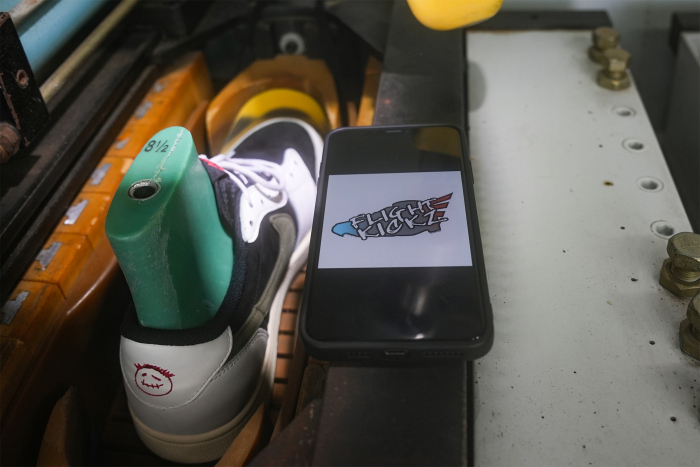 US Warehouse: Travis Scott x Air Jordan 1 Low OG SP WMNS Olive （A1）