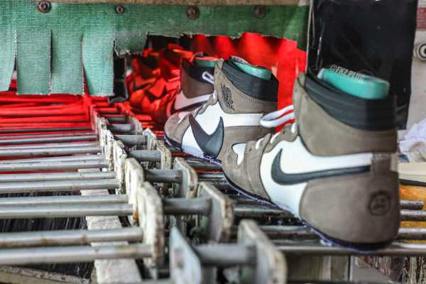 US Warehouse: Travis Scott x Air Jordan 1  2019 （A1）