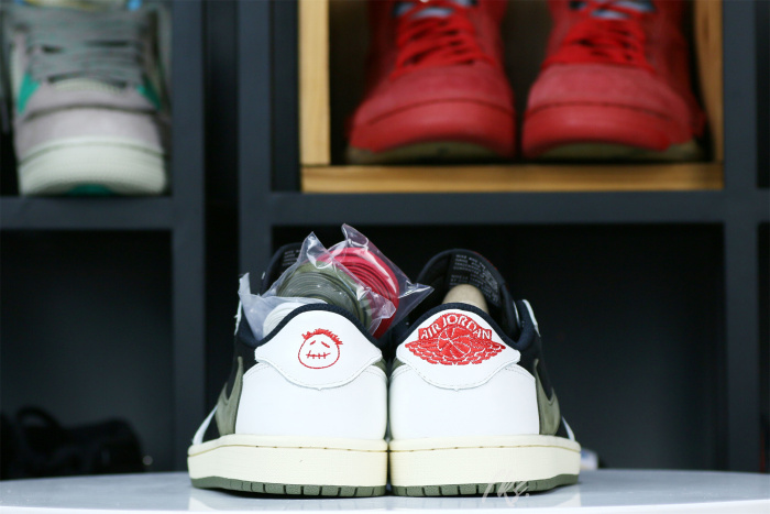 US Warehouse: Travis Scott x Air Jordan 1 Low OG SP WMNS Olive （A1）