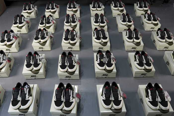 US Warehouse: Travis Scott x Air Jordan 1 Low OG SP WMNS Olive （A1）