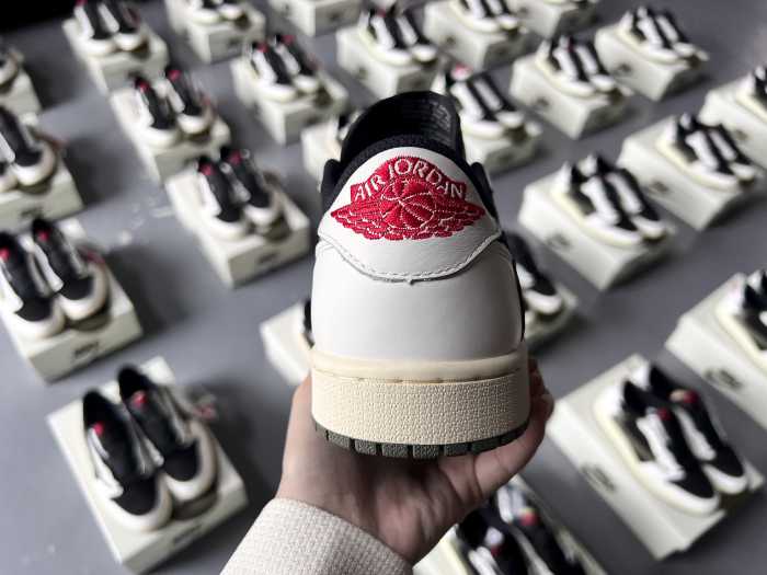 US Warehouse: Travis Scott x Air Jordan 1 Low OG SP WMNS Olive （A1）