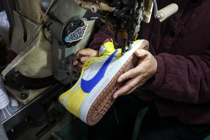 US Warehouse:Travis Scott x Air Jordan 1 Retro Low OG SP “Elkins/Canary Yellow”（A1）