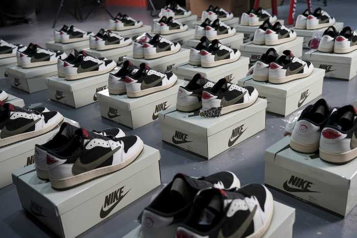 US Warehouse: Travis Scott x Air Jordan 1 Low OG SP WMNS Olive （A1）