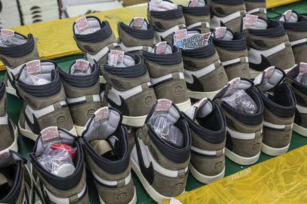 US Warehouse: Travis Scott x Air Jordan 1  2019 （A1）