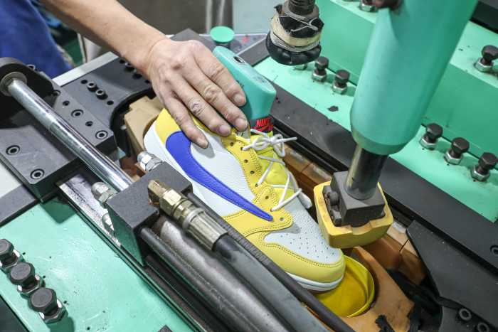 US Warehouse:Travis Scott x Air Jordan 1 Retro Low OG SP “Elkins/Canary Yellow”（A1）