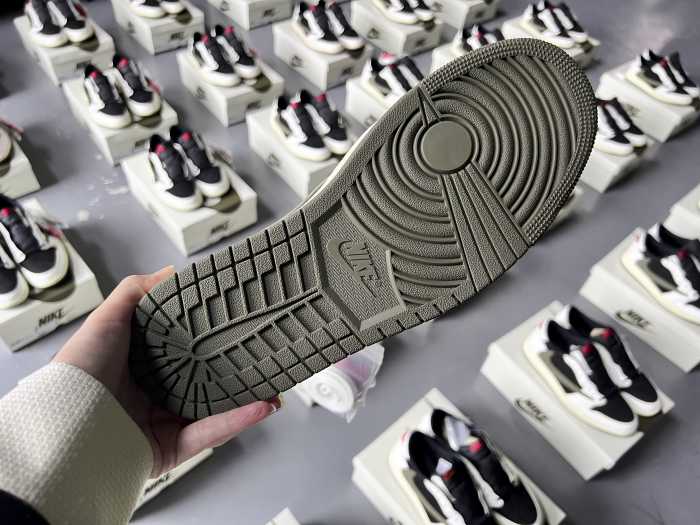 US Warehouse: Travis Scott x Air Jordan 1 Low OG SP WMNS Olive （A1）