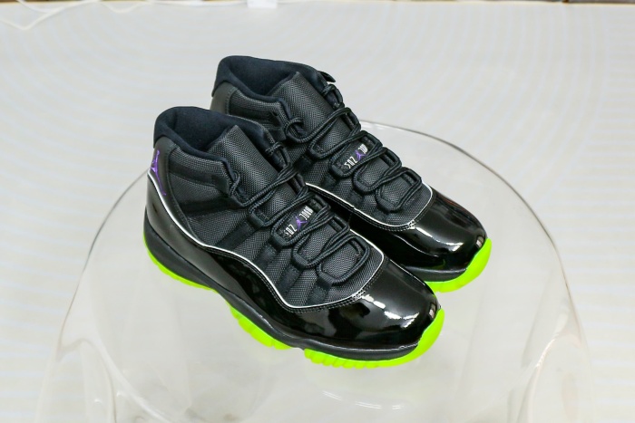 Air Jordan 11 Retro “Black Barely Volt”  2025