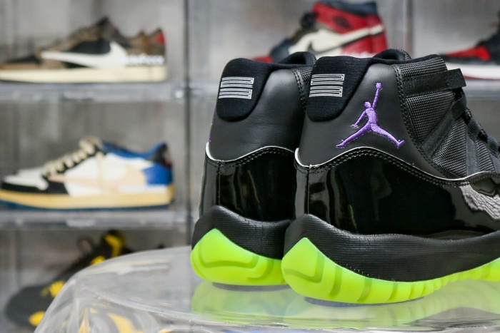 Air Jordan 11 Retro “Black Barely Volt”  2025