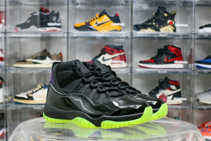 Air Jordan 11 Retro “Black Barely Volt”  2025