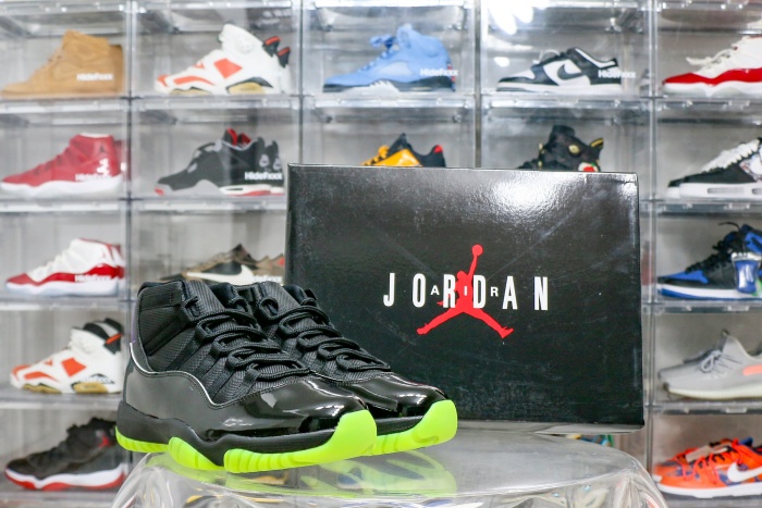 Air Jordan 11 Retro “Black Barely Volt”  2025