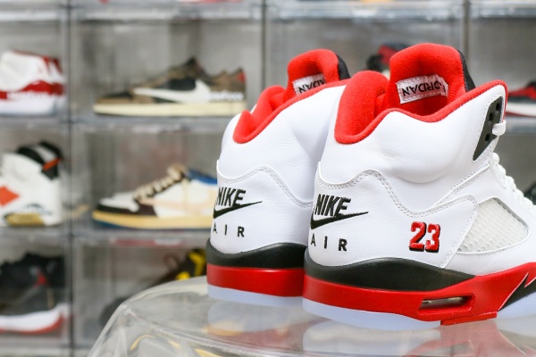 Air Jordan 5 Fire Red Black Tongue 2025 （A1）
