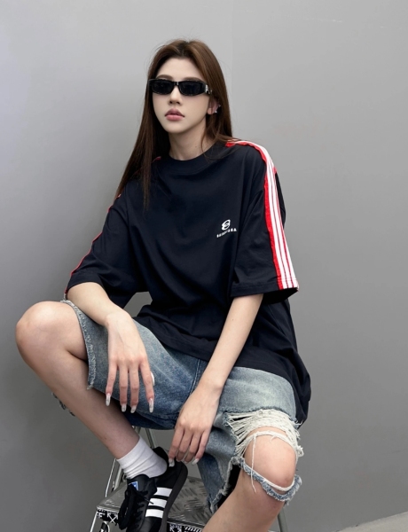 Balanciag@ Unity Sports Icon T-Shirt Oversized in faded black and white Tee