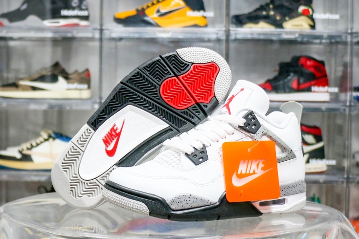 Air Jordan 4 Retro OG 'White Cement' 2025 (Ln5 A1)