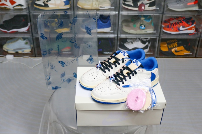 Travis Scott x Fragment x Air Jordan 1 Low OG (Ln5 A1)