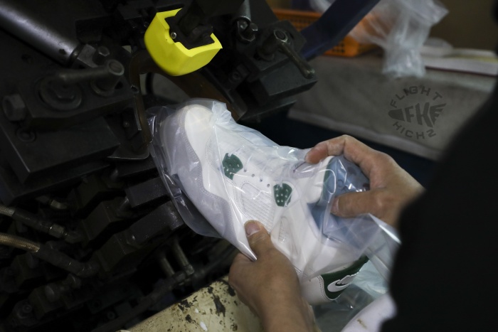 US Warehouse: Nike SB x Air Jordan 4 “Pine Green” 2023 ( A1)