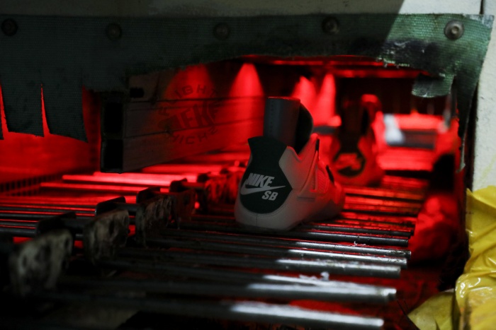 US Warehouse: Nike SB x Air Jordan 4 “Pine Green” 2023 ( A1)