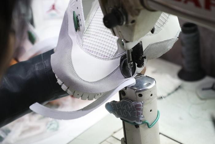 US Warehouse: Nike SB x Air Jordan 4 “Pine Green” 2023 ( A1)