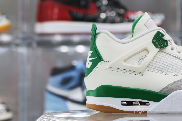US Warehouse: Nike SB x Air Jordan 4 “Pine Green” 2023 ( A1)